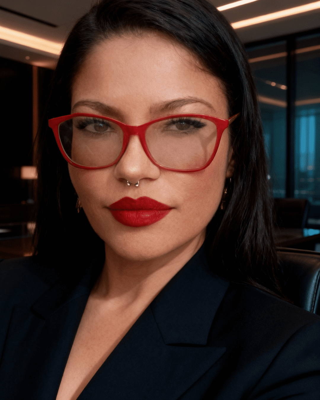 Fernanda Junqueira produzindo crochê artesanal em Macaé para a marca Fio Encantado