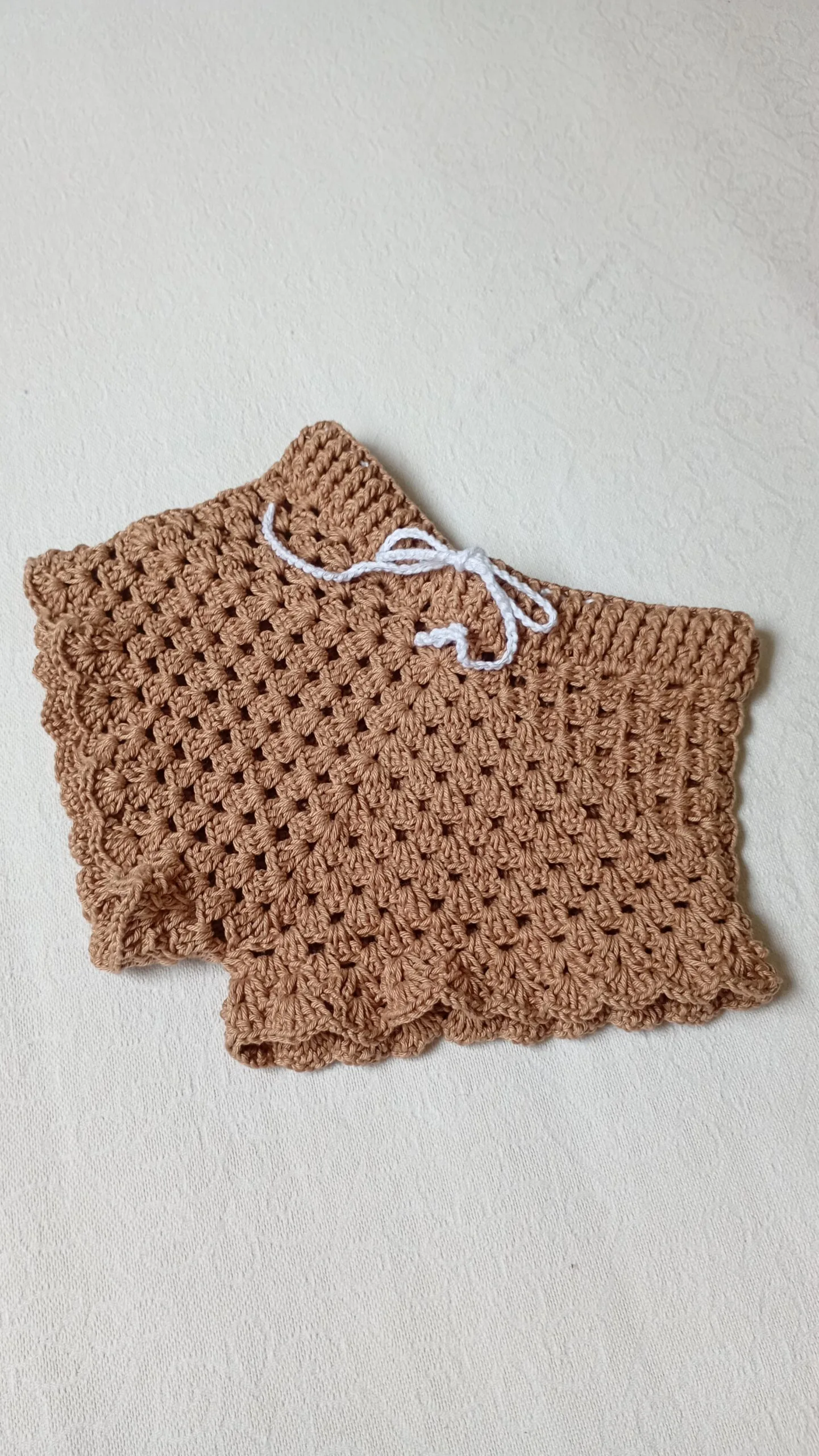 SHORT INFANTIL GIRASSOL DE CROCHÊ